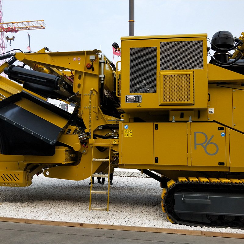 Spiral Hydraulic Hose in High-end Crawler-type Mobile Crushing Equipment